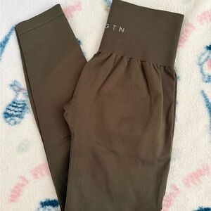 NVGTN Olive Solid Seamless Leggings